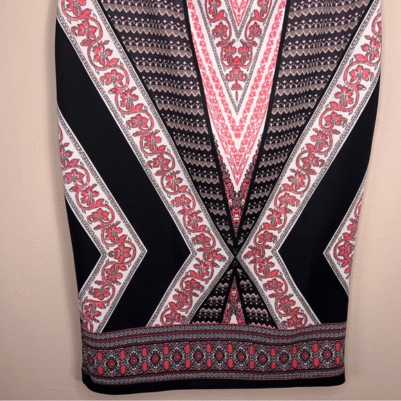 XL Fitted By And By Pencil Skirt Geometric Print Stretch Black White Coral Boho - Picture 7 of 12